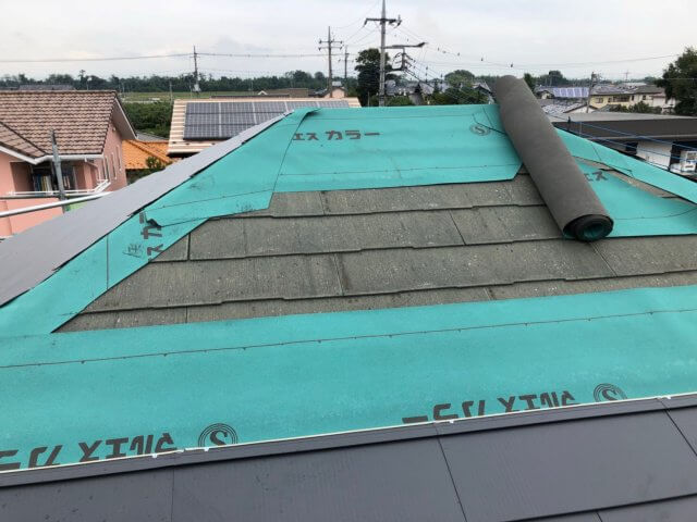 アスファルトルーフィングは屋根の防水性を高める要です | 防水関連
