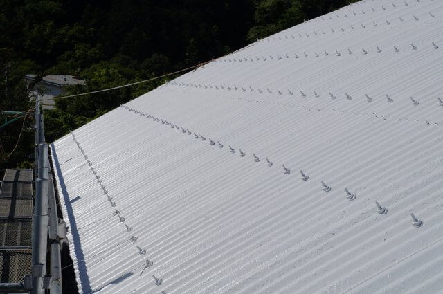 工場の屋根を快適に！進化した遮熱塗料をご紹介します！ | 塗装関連