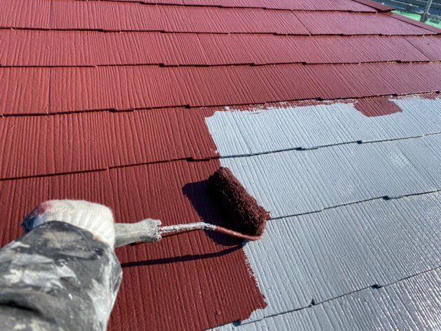 屋根　上塗り作業1回目