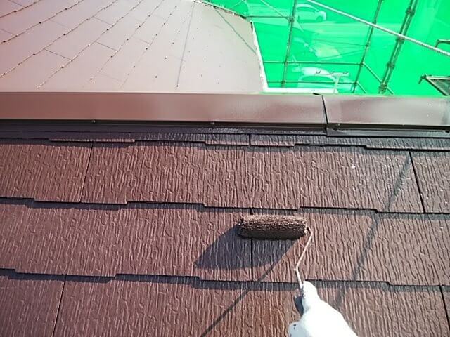 屋根　上塗り作業2回目
