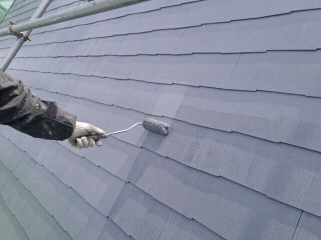 前橋市総社町総社の屋根の下塗り2回目の写真　ミヤケン